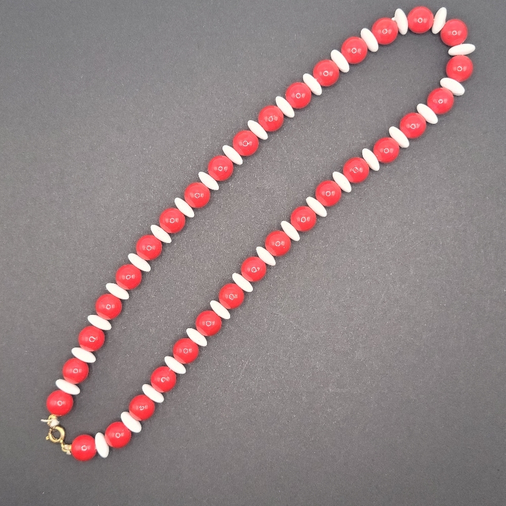Vintage Style Necklace - Picture 3 of 4